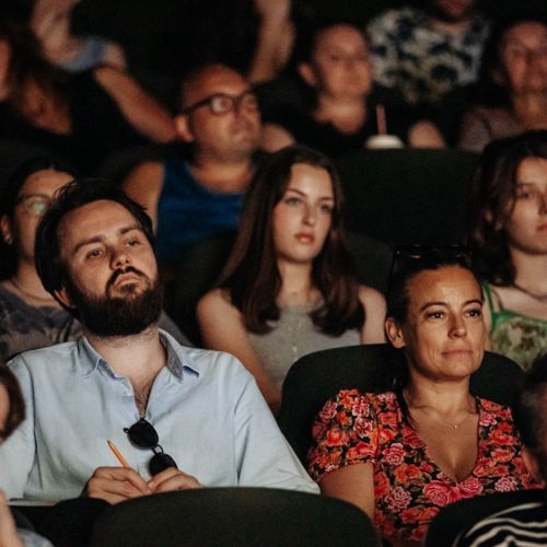 Kino bez granic i młode talenty na start – oficjalna selekcja konkursowa KAMERALNEGO LATA 2025!